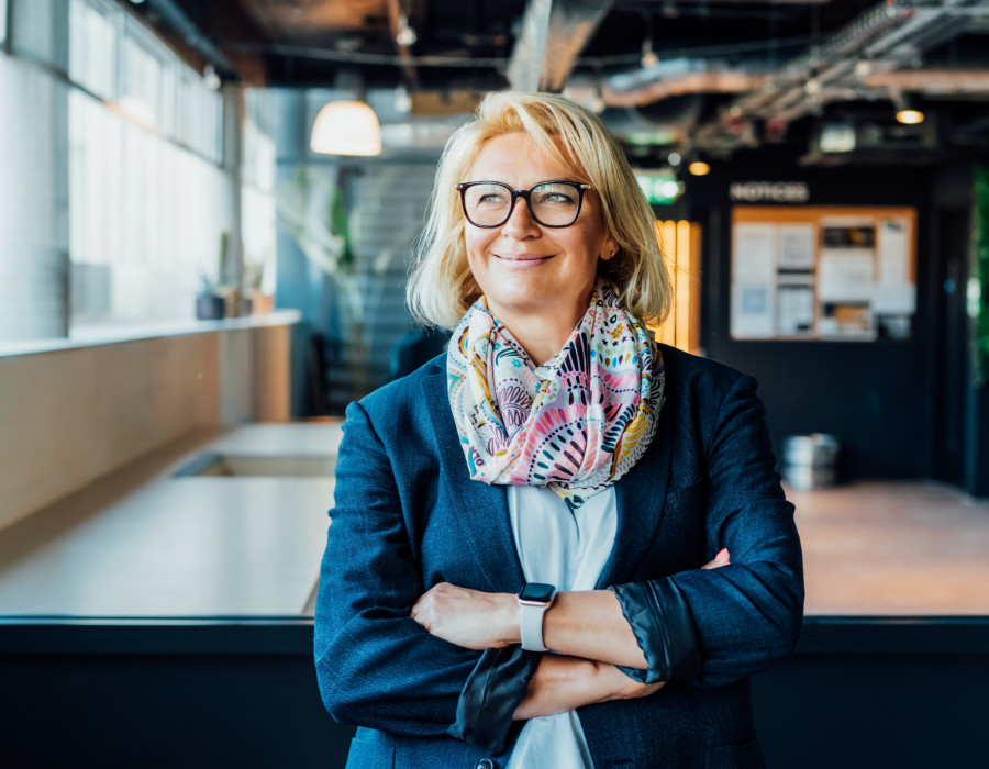 Portrait of smiling 50's stylish, confident mature businesswoman, middle aged company ceo director, experienced senior female professional, business coach team leader in modern office. Female leader.